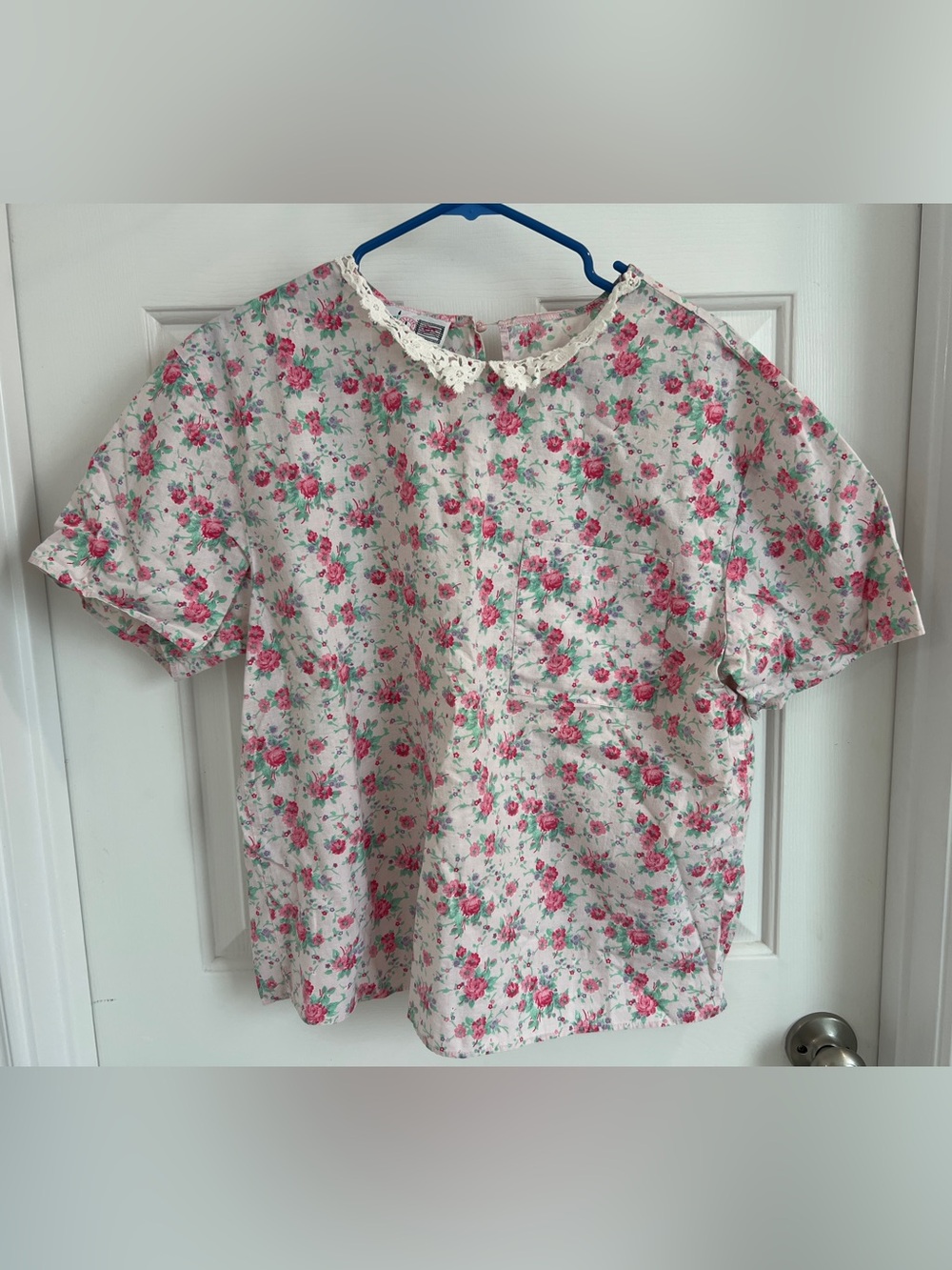 Women's Floral Short-Sleeve Blouse with Lace Collar - Pink Floral on Cream